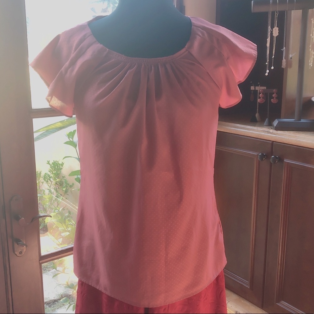 Gently worn Mossimo women’s Blouse in Medium